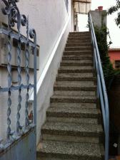 Barandilla pasamanos de aluminio para escalera exterior en casa de Montornès del Vallès.