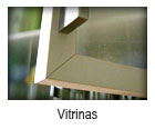 Carpintería de aluminio_Fabricación de vitrinas en aluminio con cristal para módulos muebles armarios de cocina y baño, en Barcelona y Vallés.